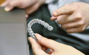 Jak działają nakładki ortodontyczne?
